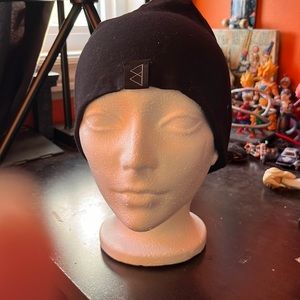 H&M- Black Beanie